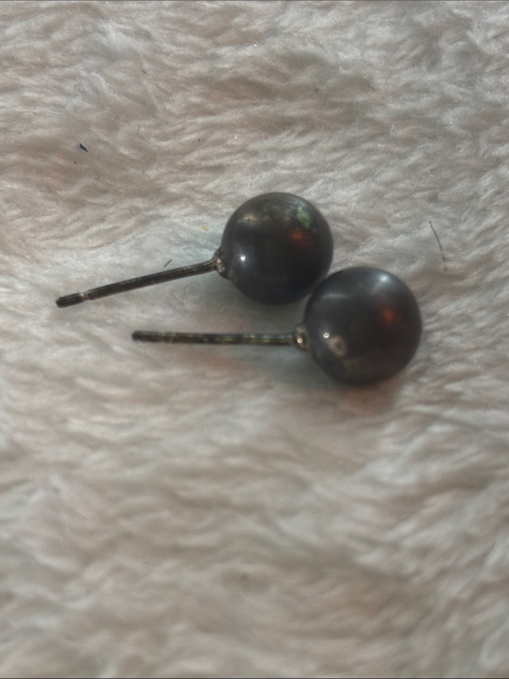 Old Classic Black Ball Stud Earrings - Unbranded
